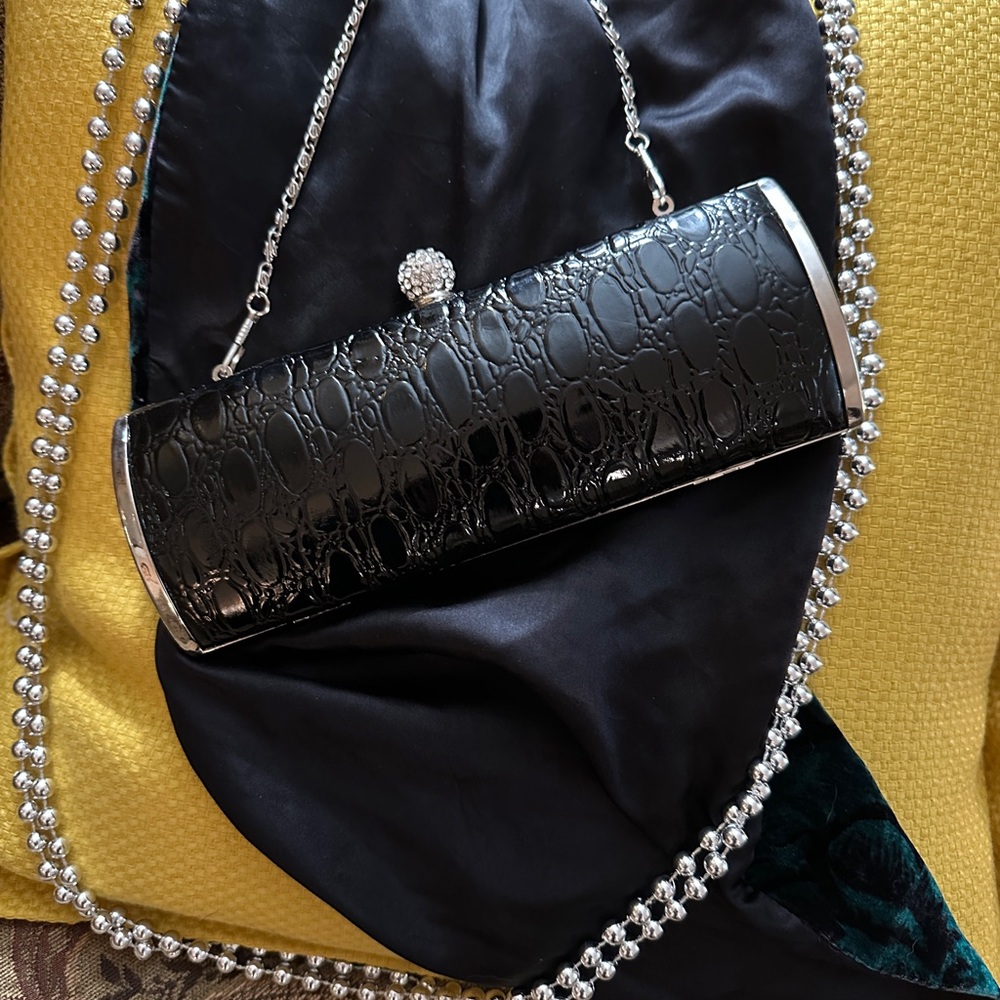 NWOT J & X NY Elegant Black Crocodile-Embossed Clutch - Picture 4 of 14
